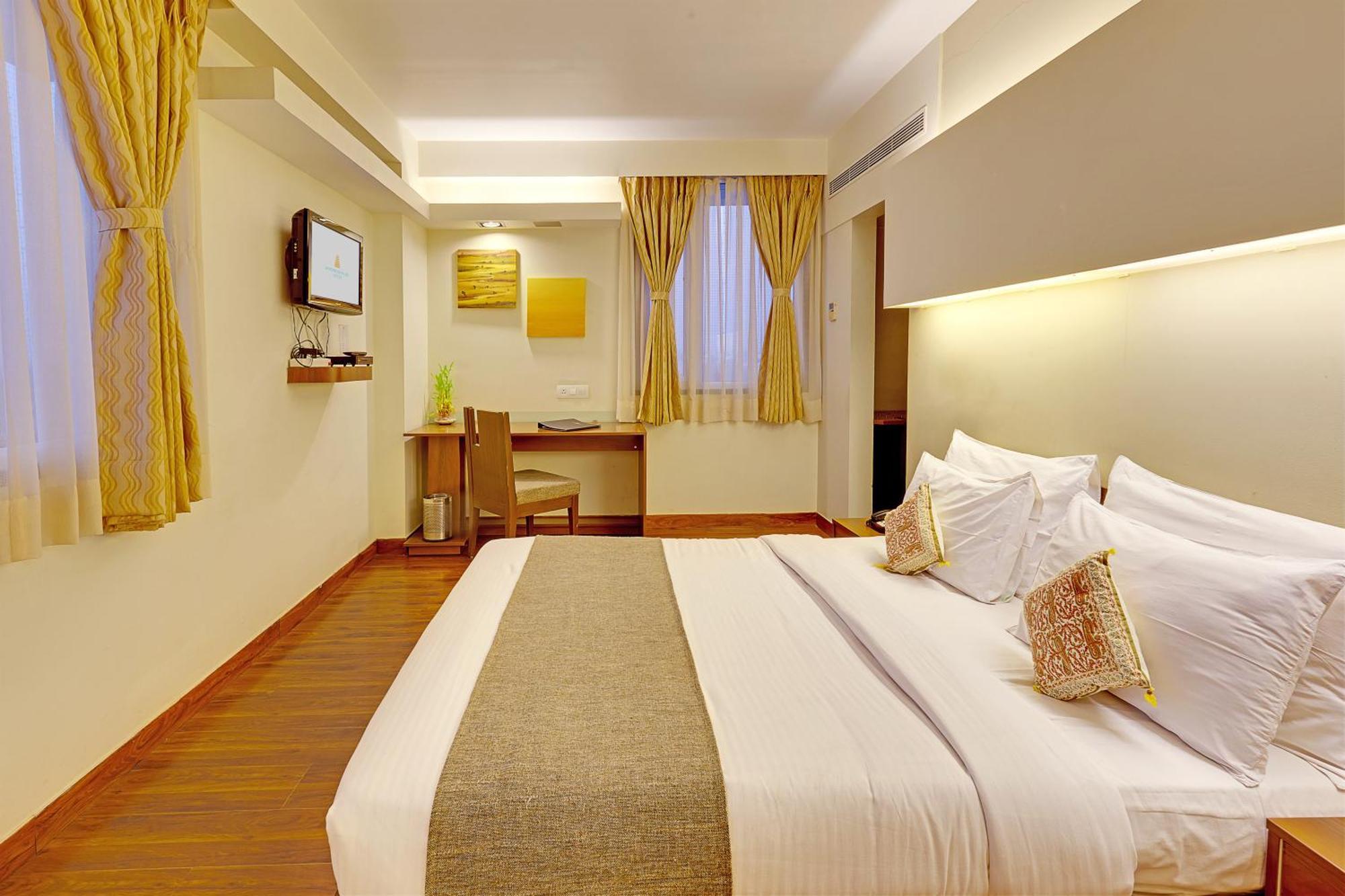 Whispering Palms Hotel Jaipur Bagian luar foto