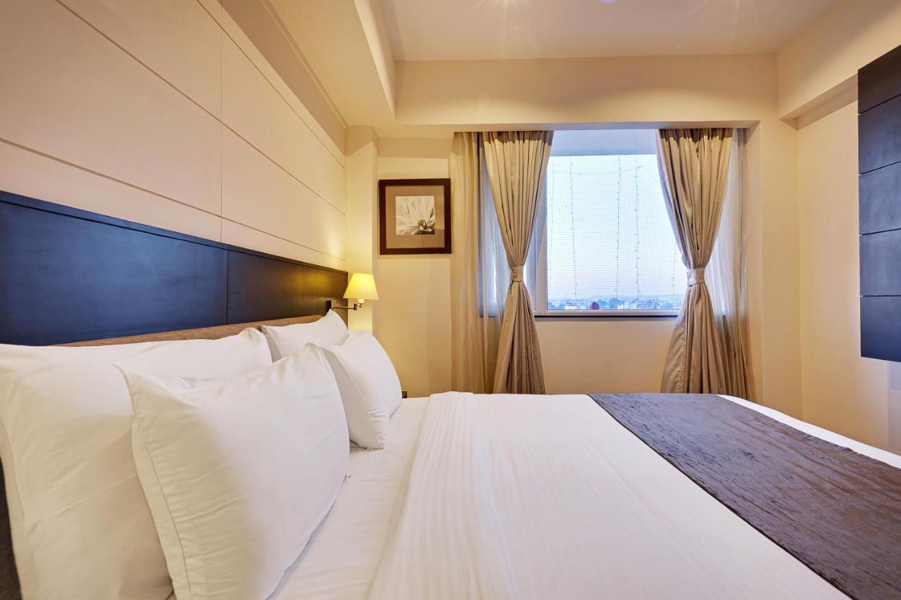 Whispering Palms Hotel Jaipur Bagian luar foto